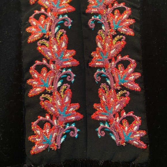 NWT Chelsea & Violet Boho Black Velvet Dress With Embroidery. - Picture 4 of 13